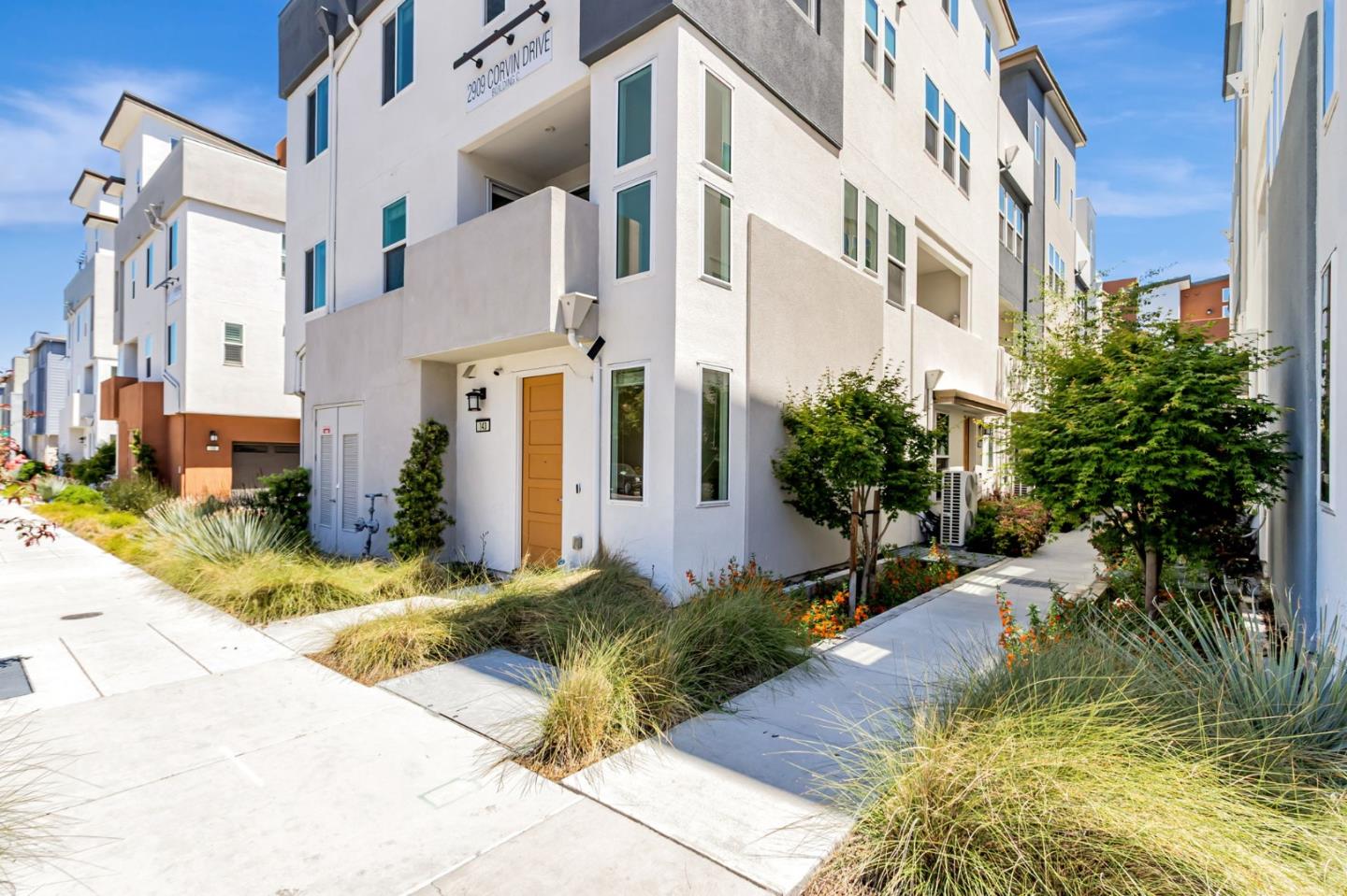 Detail Gallery Image 2 of 67 For 2909 Corvin Dr #143,  Santa Clara,  CA 95051 - 4 Beds | 3/1 Baths