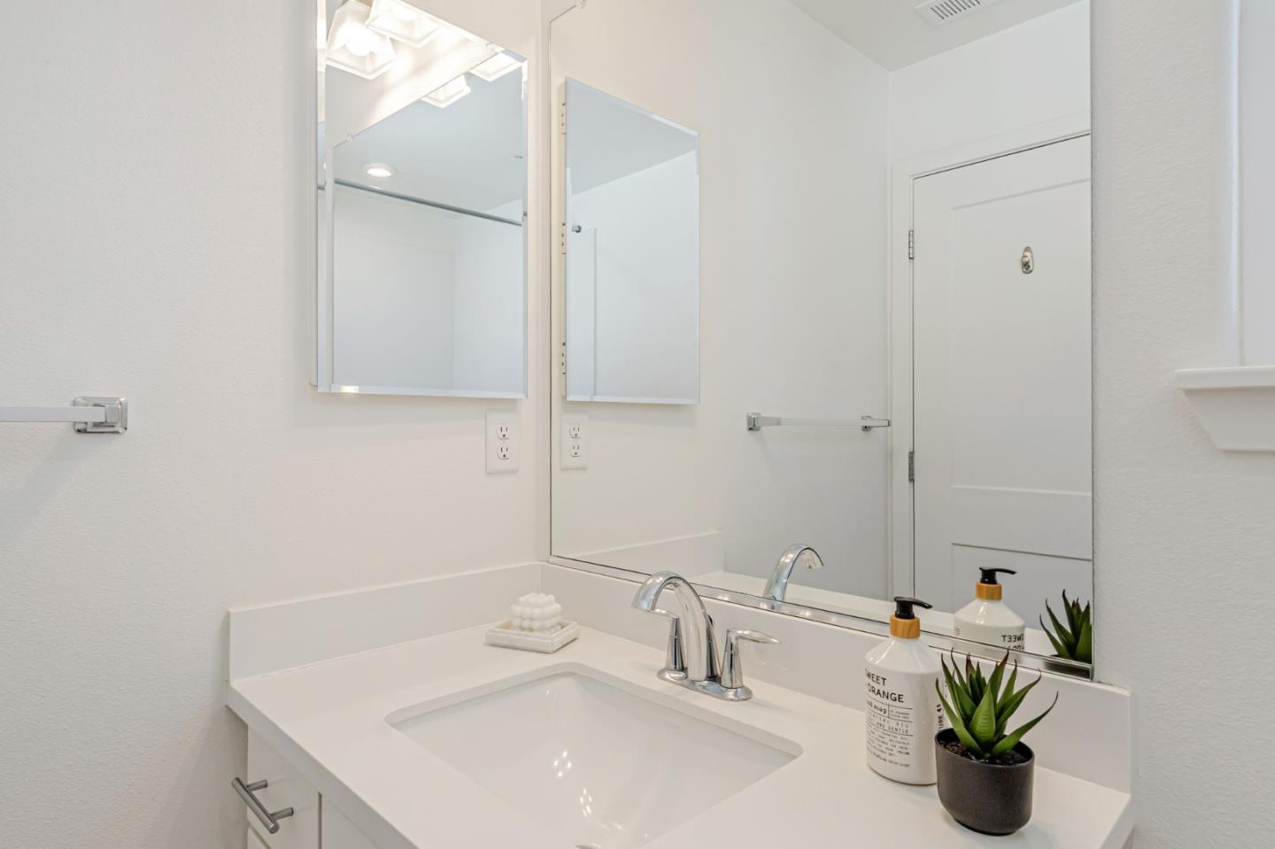 Detail Gallery Image 50 of 67 For 2909 Corvin Dr #143,  Santa Clara,  CA 95051 - 4 Beds | 3/1 Baths