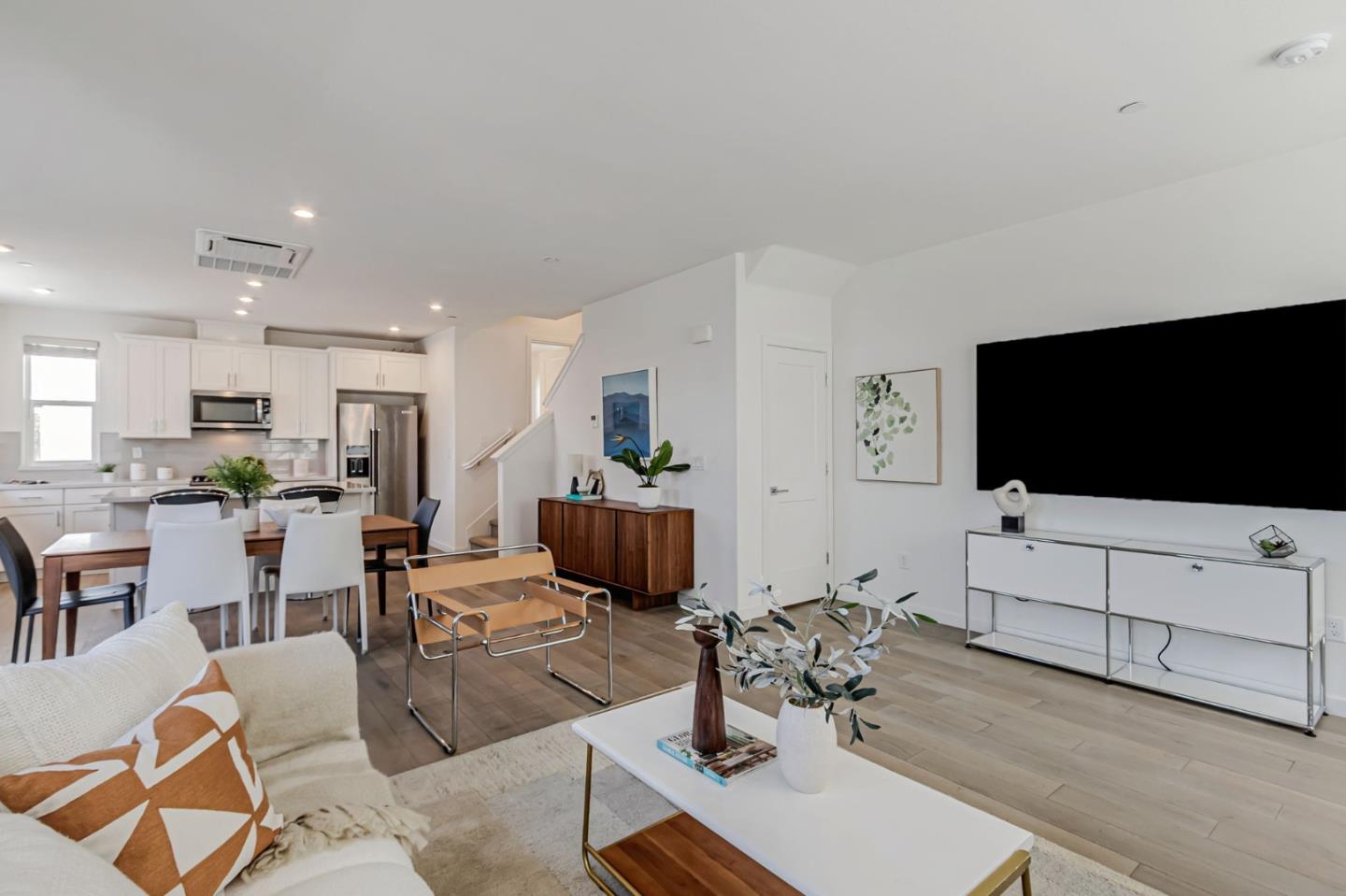 Detail Gallery Image 8 of 67 For 2909 Corvin Dr #143,  Santa Clara,  CA 95051 - 4 Beds | 3/1 Baths