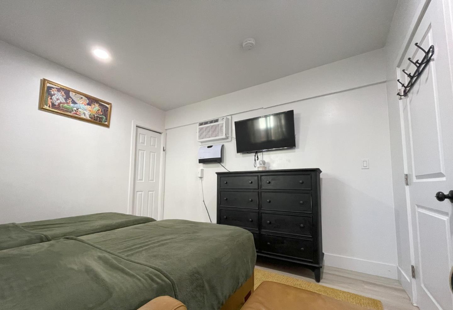 Detail Gallery Image 20 of 28 For 644 Buckeye St, Redwood City,  CA 94063 - 1 Beds | 1 Baths