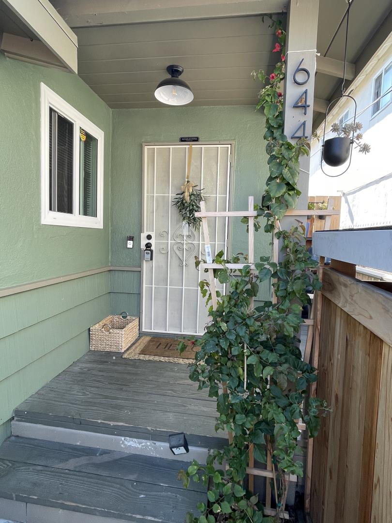 Detail Gallery Image 3 of 28 For 644 Buckeye St, Redwood City,  CA 94063 - 1 Beds | 1 Baths