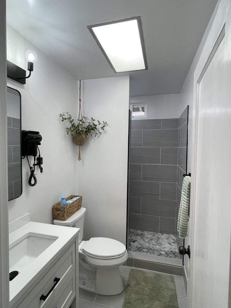 Detail Gallery Image 8 of 28 For 644 Buckeye St, Redwood City,  CA 94063 - 1 Beds | 1 Baths