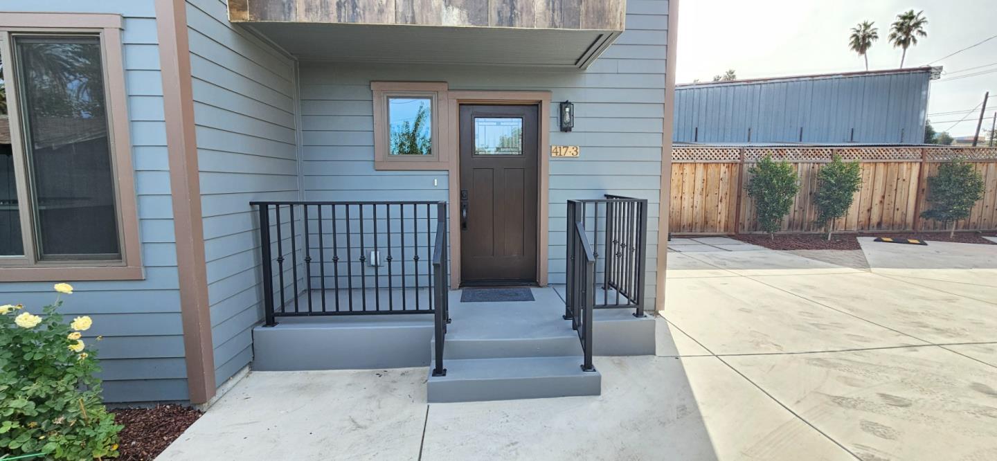 Detail Gallery Image 3 of 39 For 417 N 5th St #3,  San Jose,  CA 95112 - 3 Beds | 3 Baths