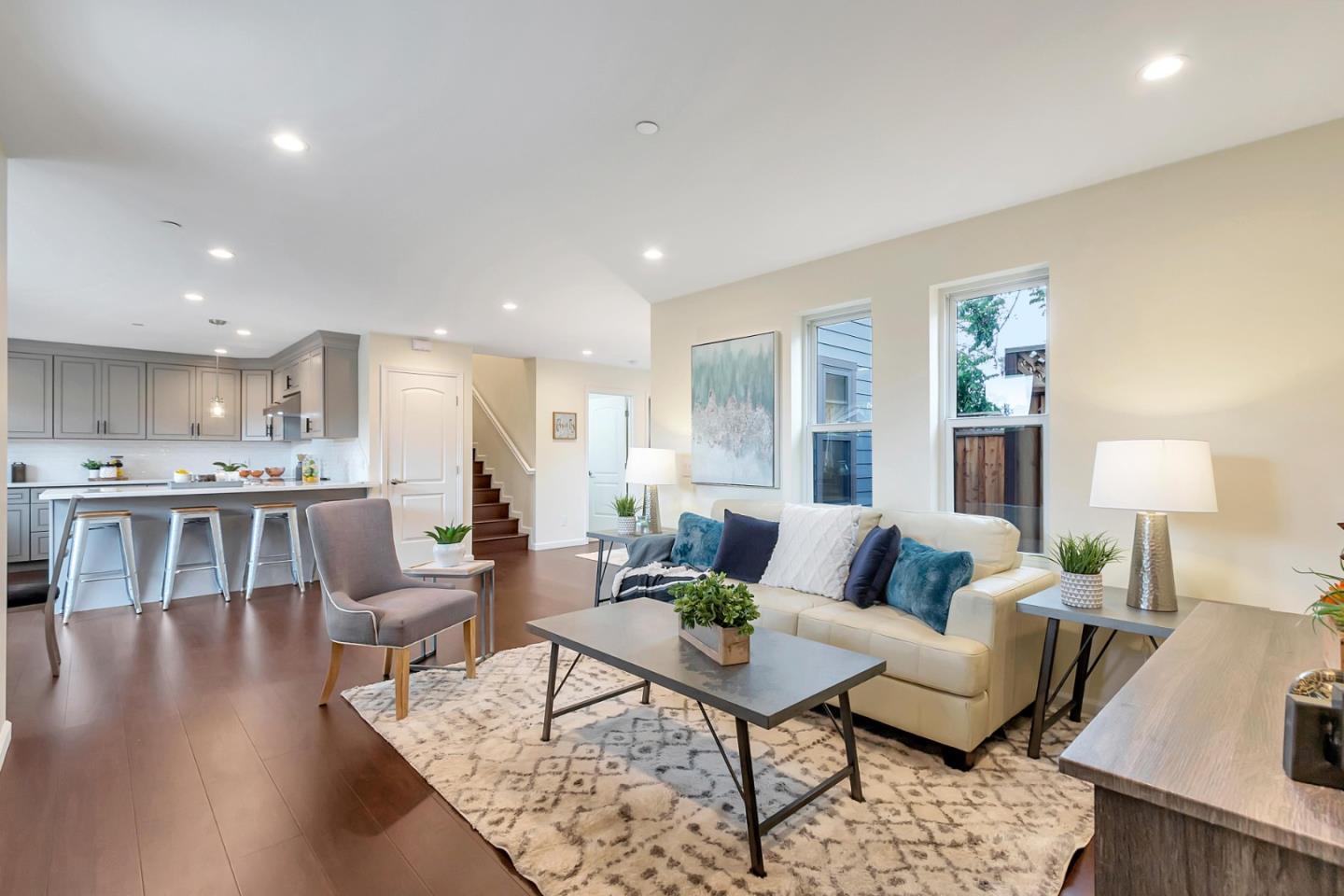 Detail Gallery Image 7 of 39 For 417 N 5th St #3,  San Jose,  CA 95112 - 3 Beds | 3 Baths