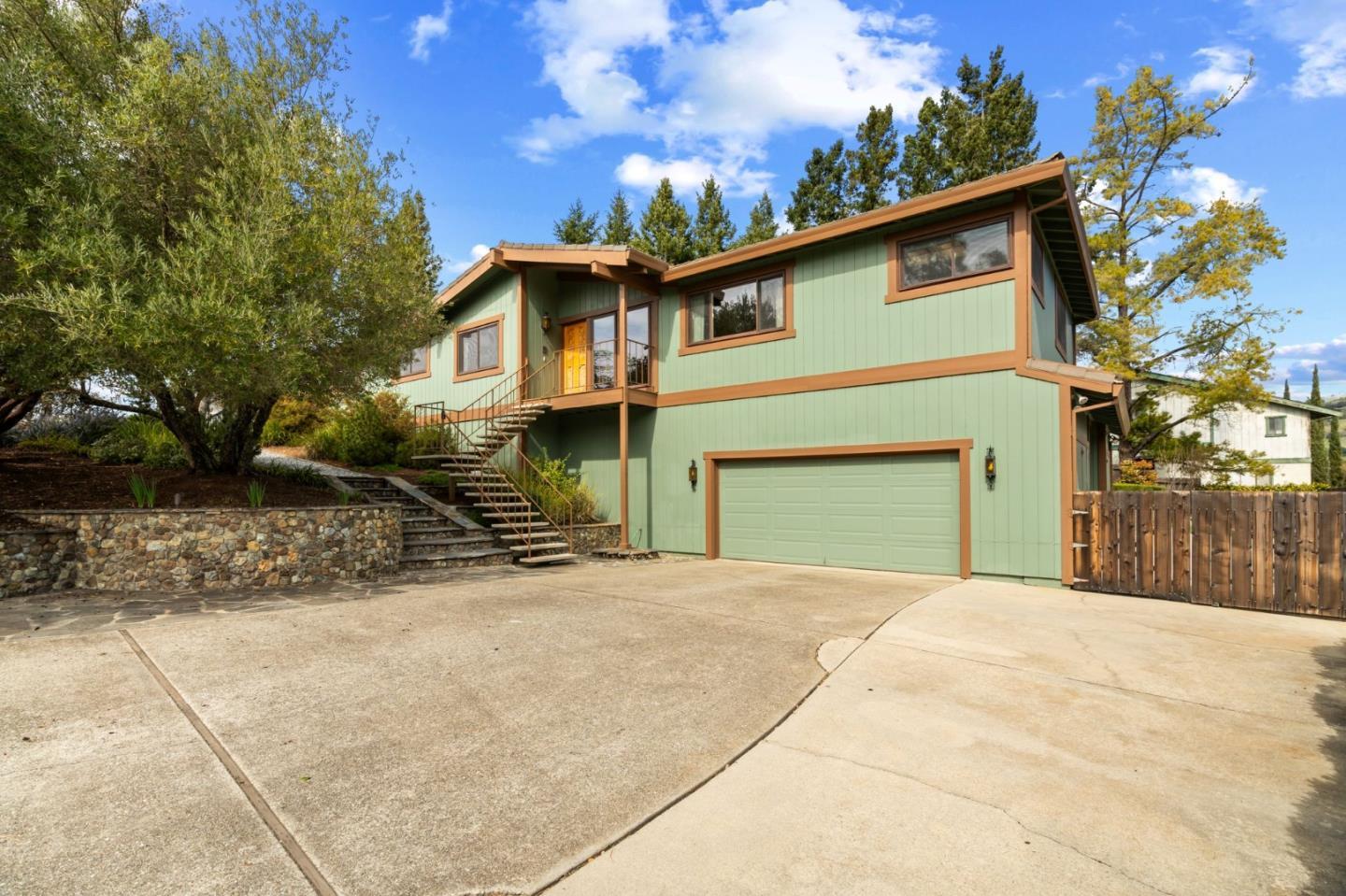 Detail Gallery Image 1 of 35 For 17370 Lakeview Dr, Morgan Hill,  CA 95037 - 3 Beds | 2 Baths