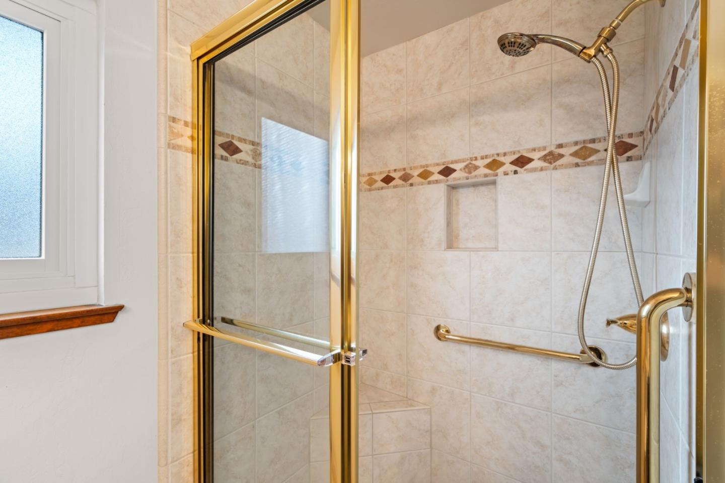 Detail Gallery Image 16 of 35 For 17370 Lakeview Dr, Morgan Hill,  CA 95037 - 3 Beds | 2 Baths