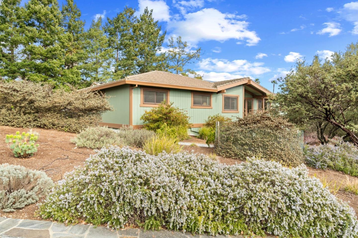 Detail Gallery Image 2 of 35 For 17370 Lakeview Dr, Morgan Hill,  CA 95037 - 3 Beds | 2 Baths