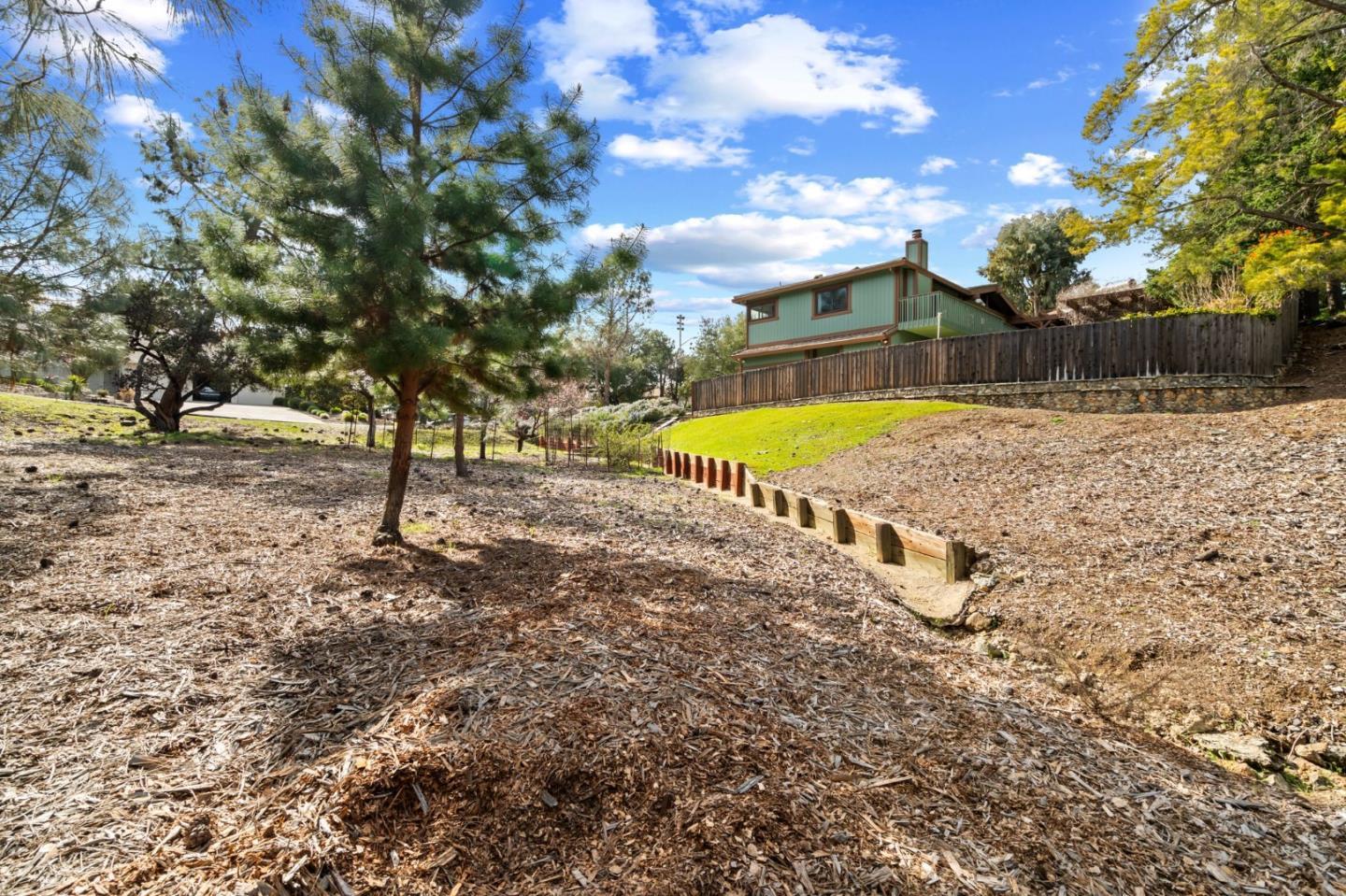 Detail Gallery Image 32 of 35 For 17370 Lakeview Dr, Morgan Hill,  CA 95037 - 3 Beds | 2 Baths