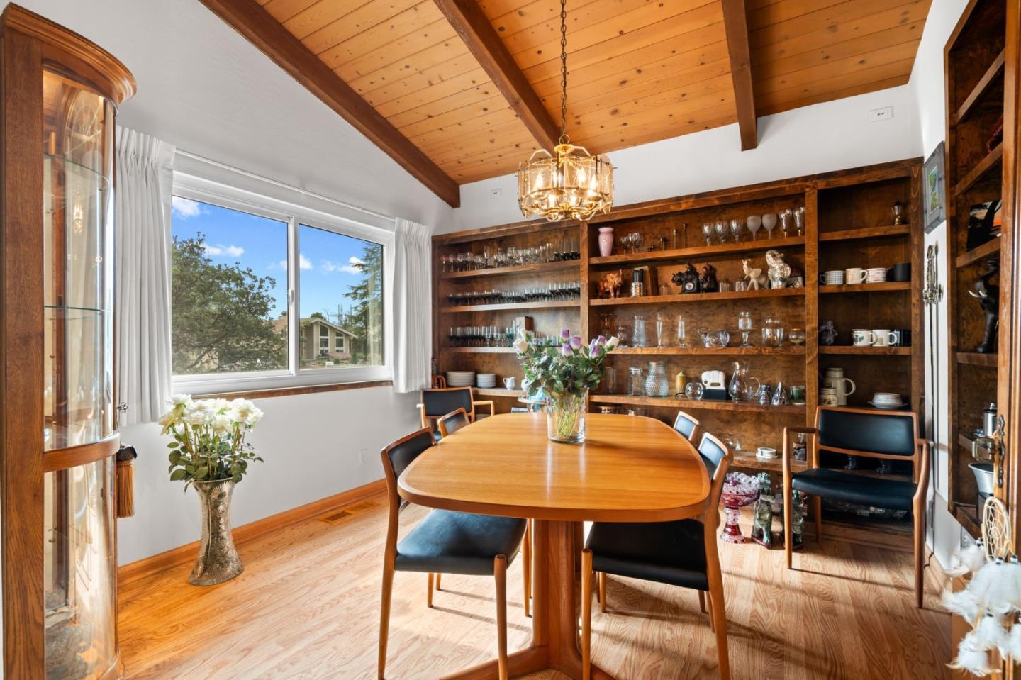 Detail Gallery Image 6 of 35 For 17370 Lakeview Dr, Morgan Hill,  CA 95037 - 3 Beds | 2 Baths
