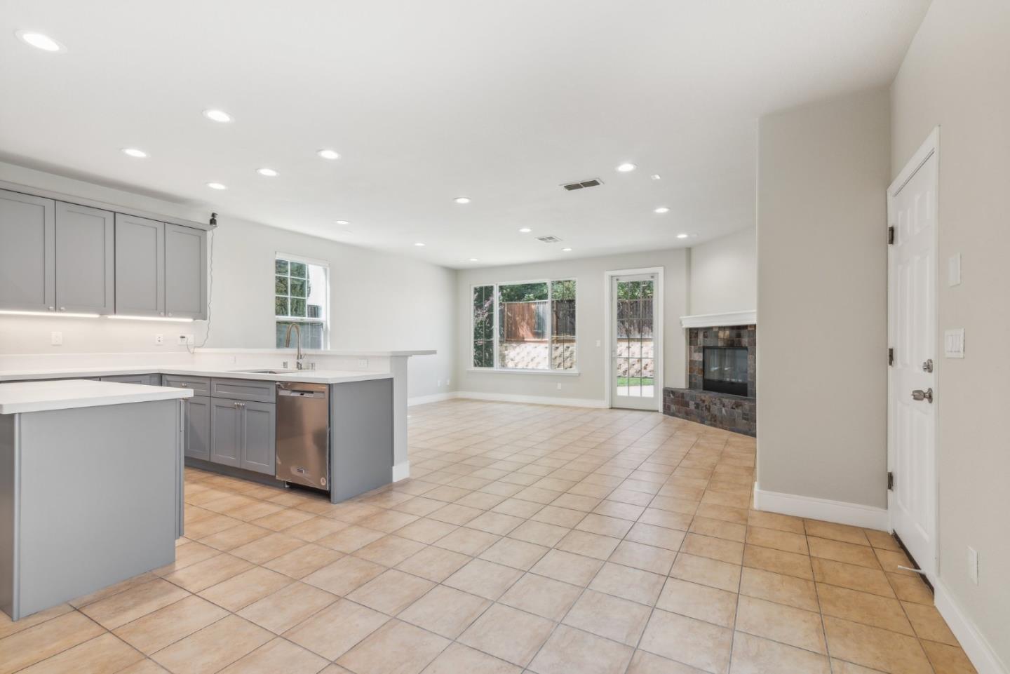 Detail Gallery Image 8 of 48 For 471 S Providence St, Mountain House,  CA 95391 - 4 Beds | 2/1 Baths