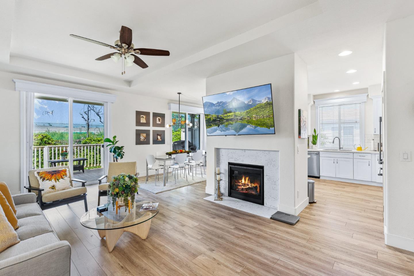 Detail Gallery Image 4 of 33 For 225 Mount Hermon Rd #211,  Scotts Valley,  CA 95066 - 3 Beds | 2 Baths