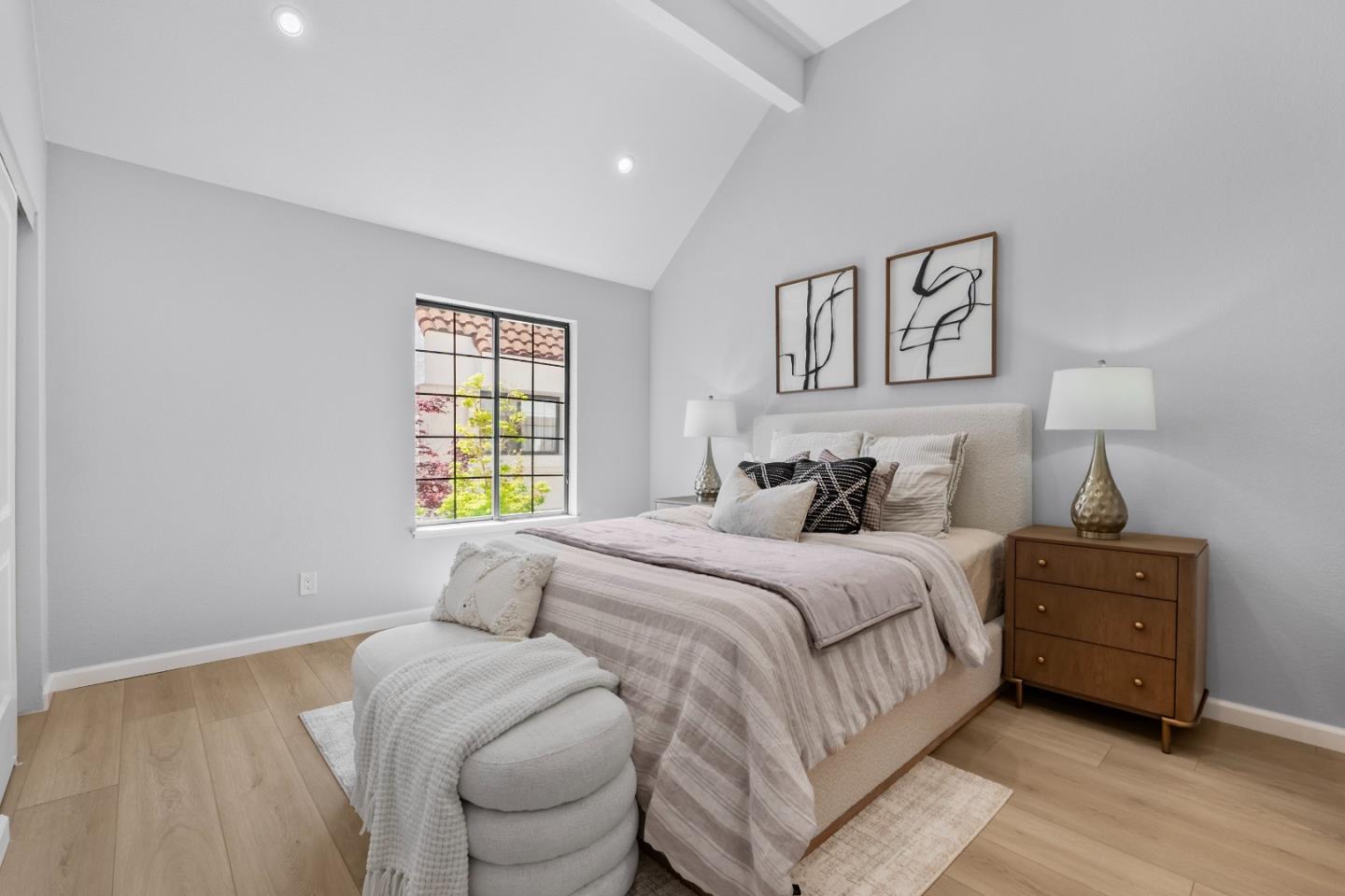Detail Gallery Image 14 of 38 For 1017 Chula Vista Ter, Sunnyvale,  CA 94086 - 2 Beds | 2/1 Baths