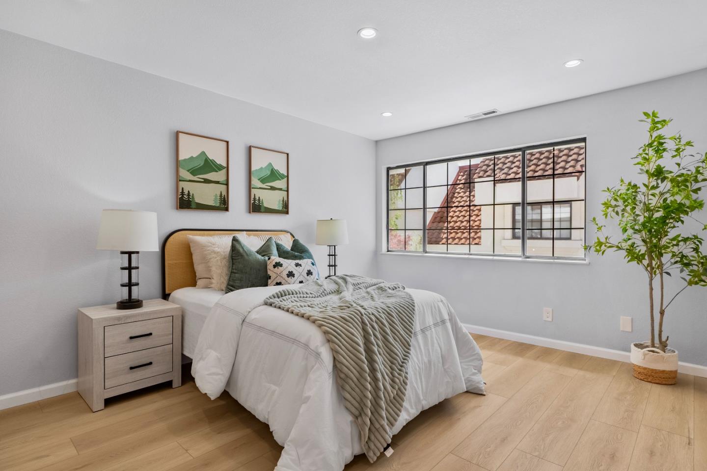 Detail Gallery Image 18 of 38 For 1017 Chula Vista Ter, Sunnyvale,  CA 94086 - 2 Beds | 2/1 Baths