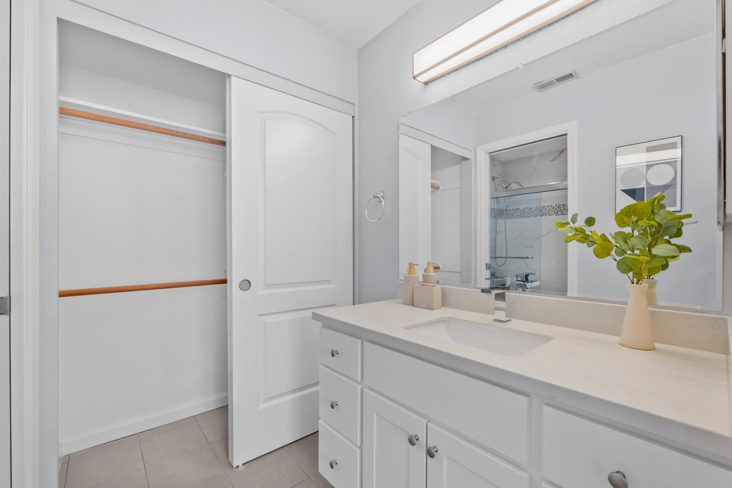 Detail Gallery Image 22 of 38 For 1017 Chula Vista Ter, Sunnyvale,  CA 94086 - 2 Beds | 2/1 Baths