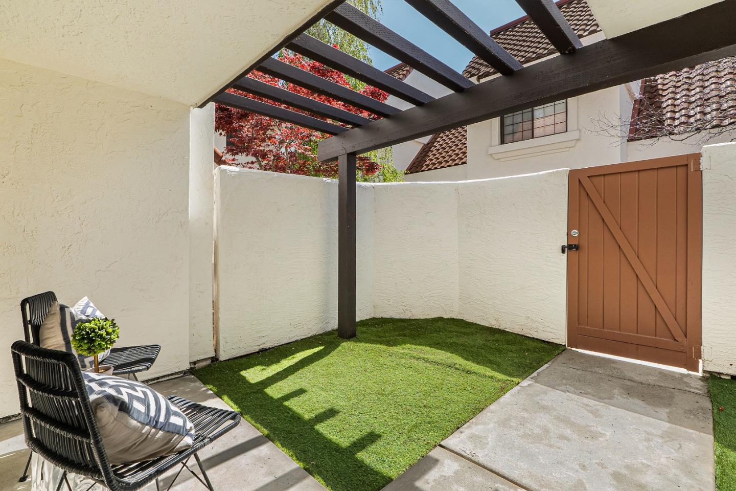 Detail Gallery Image 24 of 38 For 1017 Chula Vista Ter, Sunnyvale,  CA 94086 - 2 Beds | 2/1 Baths