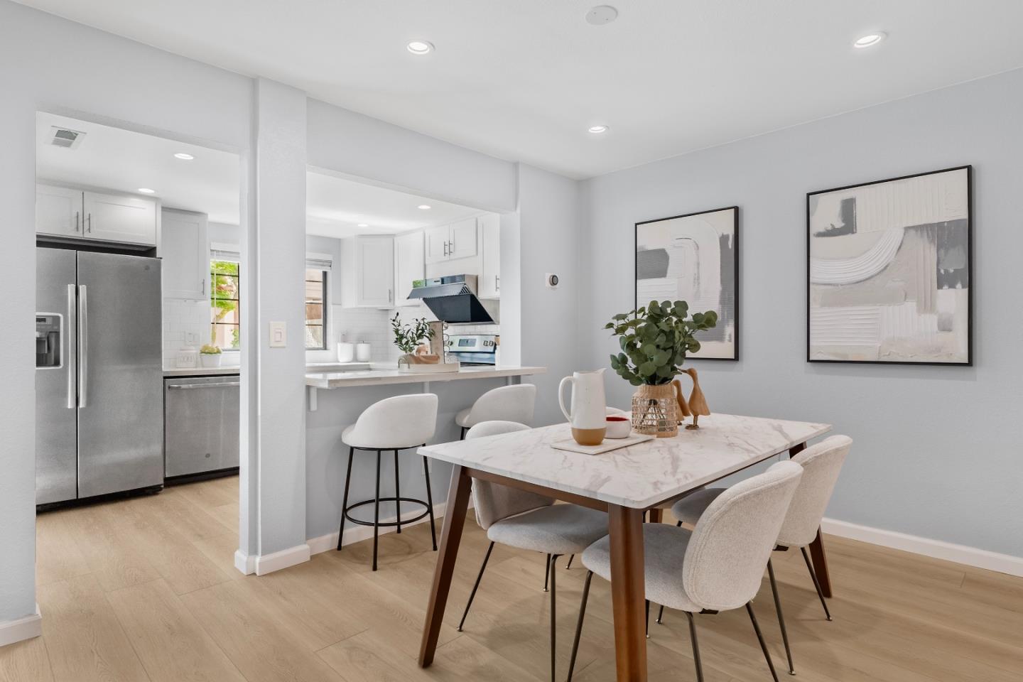 Detail Gallery Image 3 of 38 For 1017 Chula Vista Ter, Sunnyvale,  CA 94086 - 2 Beds | 2/1 Baths