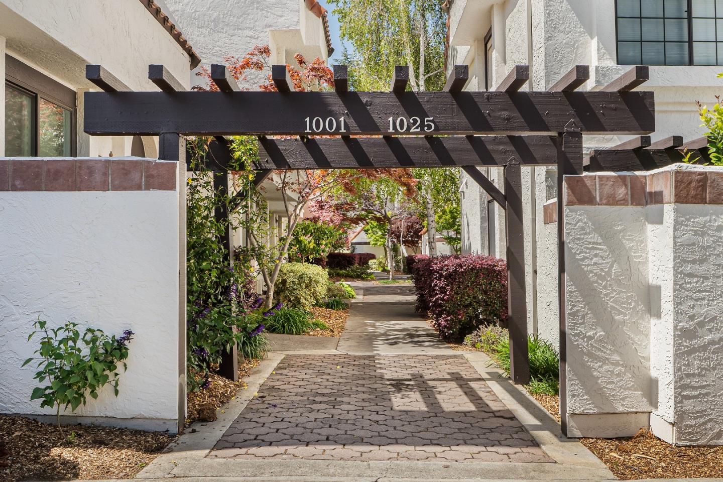 Detail Gallery Image 31 of 38 For 1017 Chula Vista Ter, Sunnyvale,  CA 94086 - 2 Beds | 2/1 Baths
