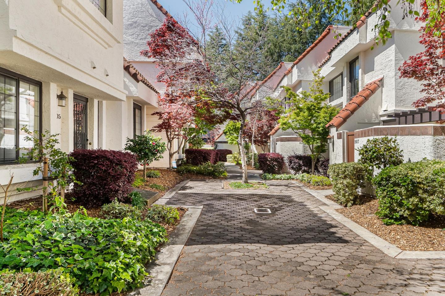 Detail Gallery Image 32 of 38 For 1017 Chula Vista Ter, Sunnyvale,  CA 94086 - 2 Beds | 2/1 Baths