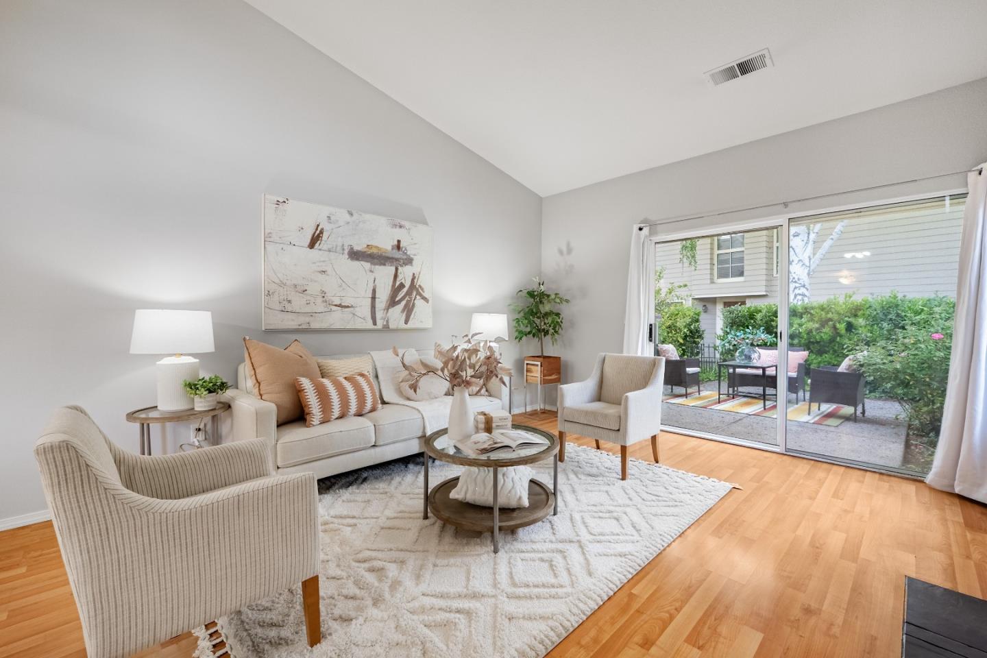 Detail Gallery Image 3 of 32 For 1562 Fairway Green Cir, San Jose,  CA 95131 - 2 Beds | 2 Baths