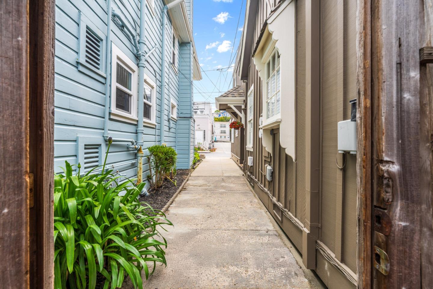 Detail Gallery Image 36 of 44 For 219 San Jose Ave, Capitola,  CA 95010 - 3 Beds | 2 Baths