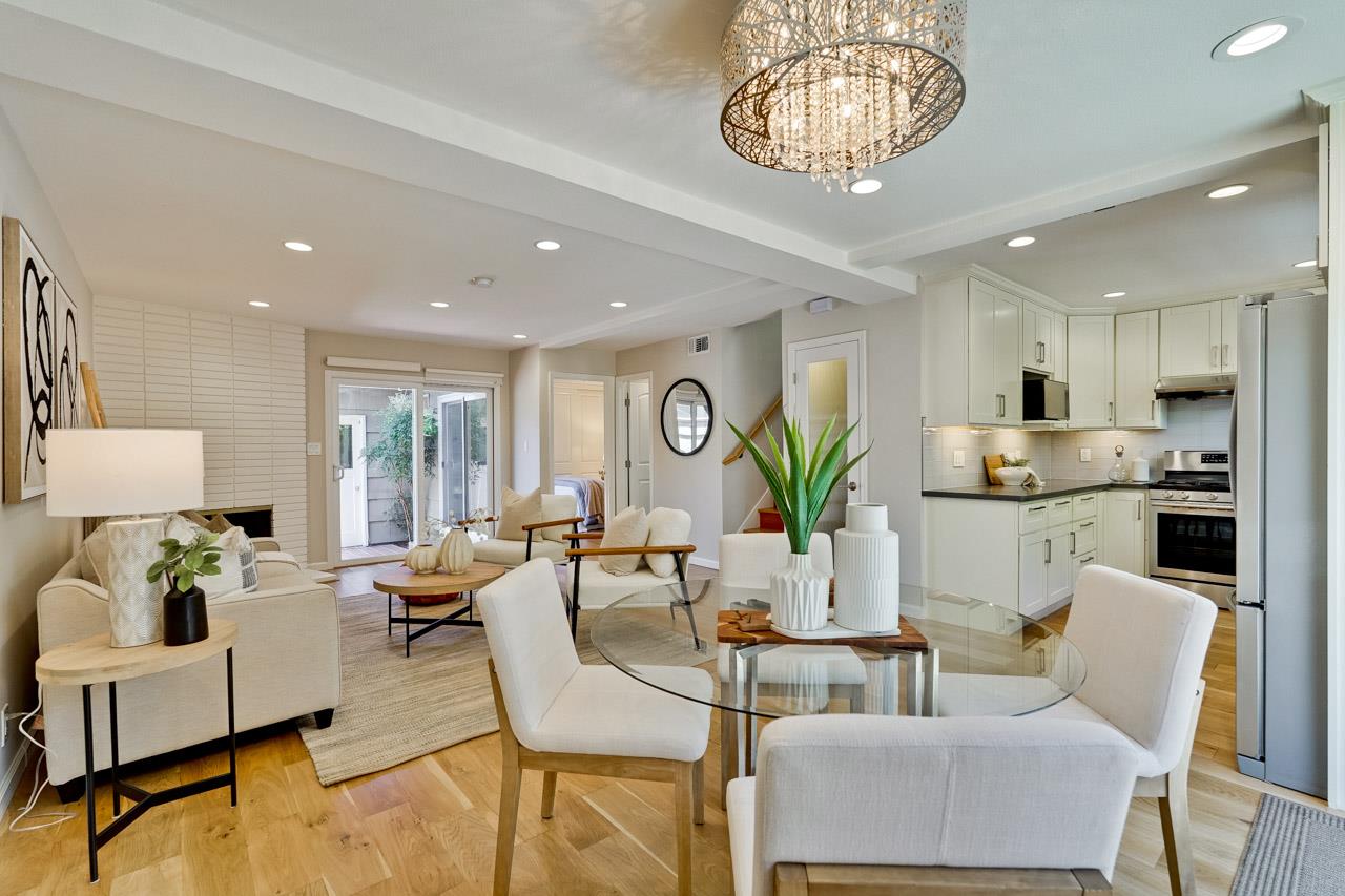 Detail Gallery Image 18 of 51 For 411 Lotus Ln, Mountain View,  CA 94043 - 4 Beds | 3 Baths