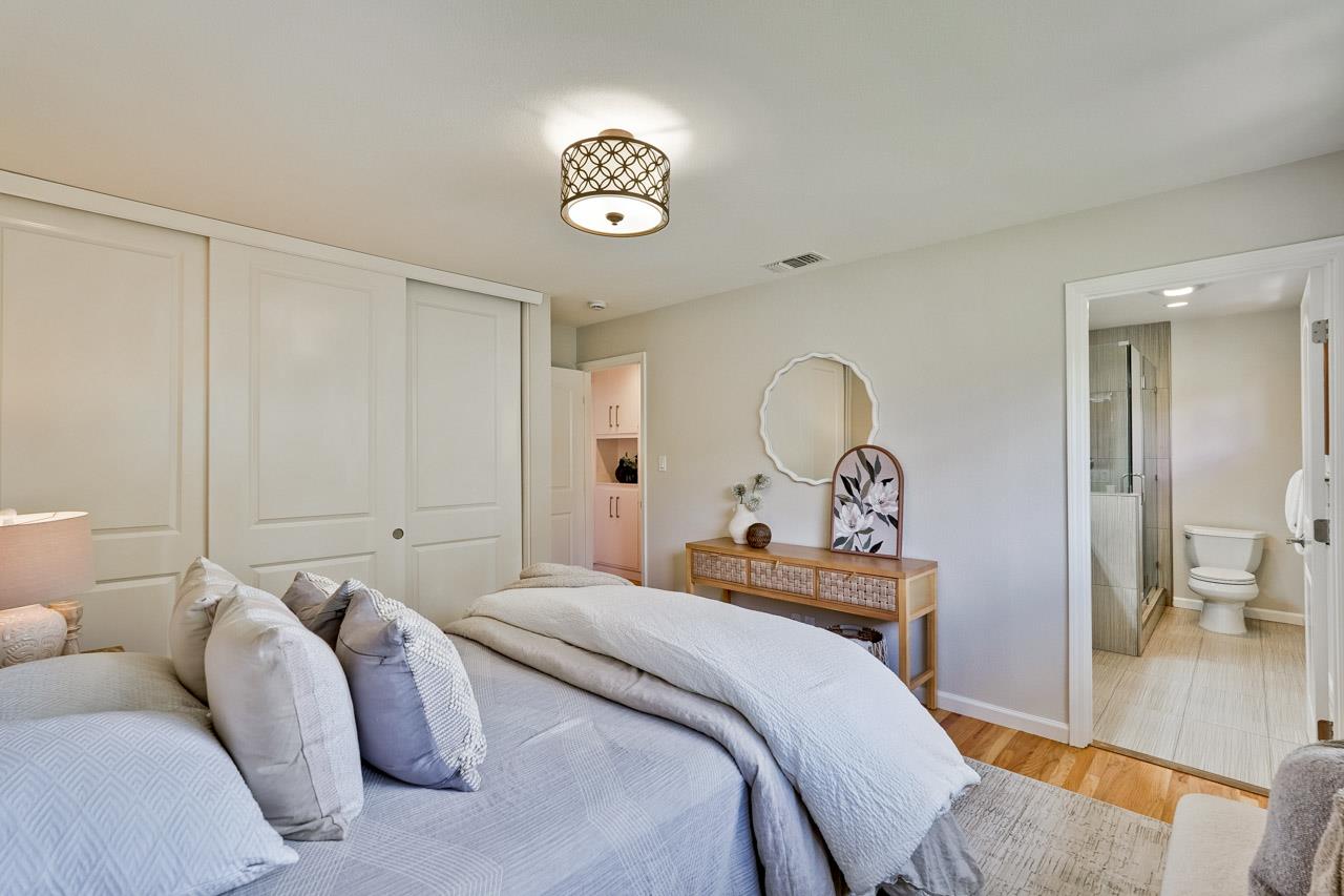 Detail Gallery Image 31 of 51 For 411 Lotus Ln, Mountain View,  CA 94043 - 4 Beds | 3 Baths