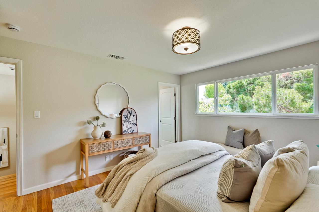 Detail Gallery Image 32 of 51 For 411 Lotus Ln, Mountain View,  CA 94043 - 4 Beds | 3 Baths