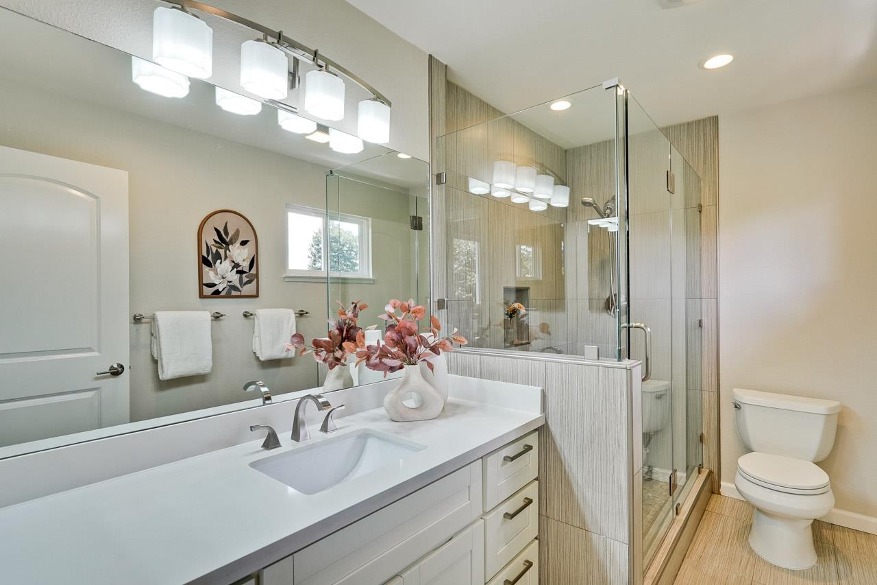 Detail Gallery Image 33 of 51 For 411 Lotus Ln, Mountain View,  CA 94043 - 4 Beds | 3 Baths
