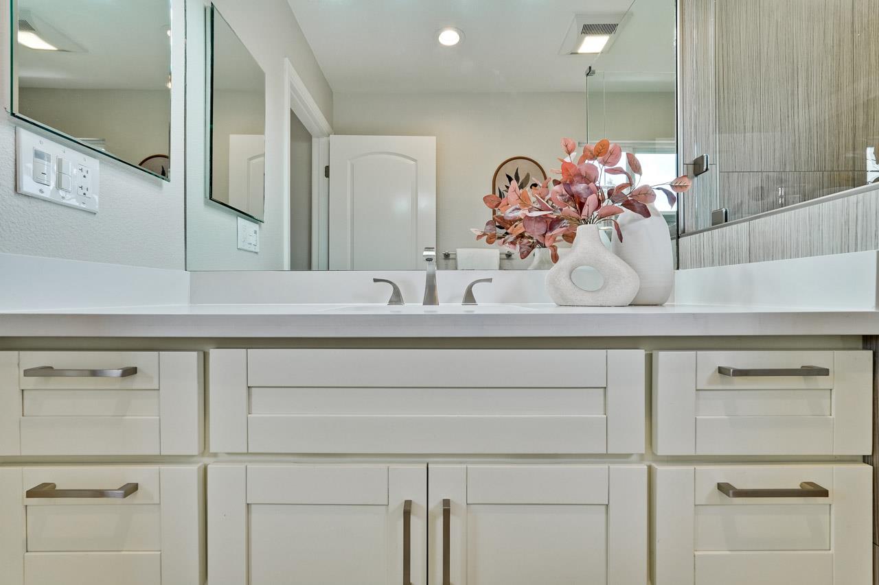 Detail Gallery Image 35 of 51 For 411 Lotus Ln, Mountain View,  CA 94043 - 4 Beds | 3 Baths