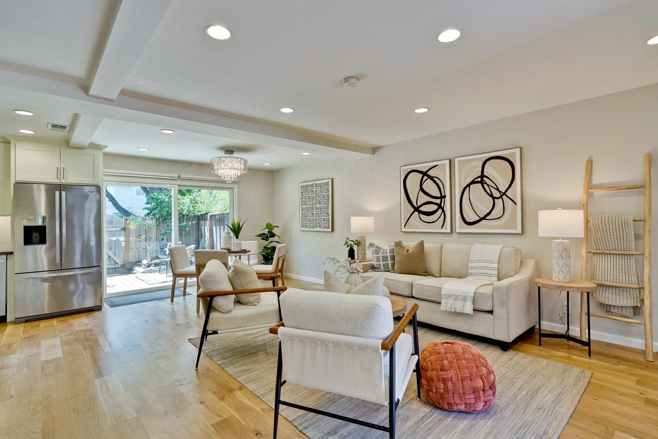 Detail Gallery Image 4 of 51 For 411 Lotus Ln, Mountain View,  CA 94043 - 4 Beds | 3 Baths