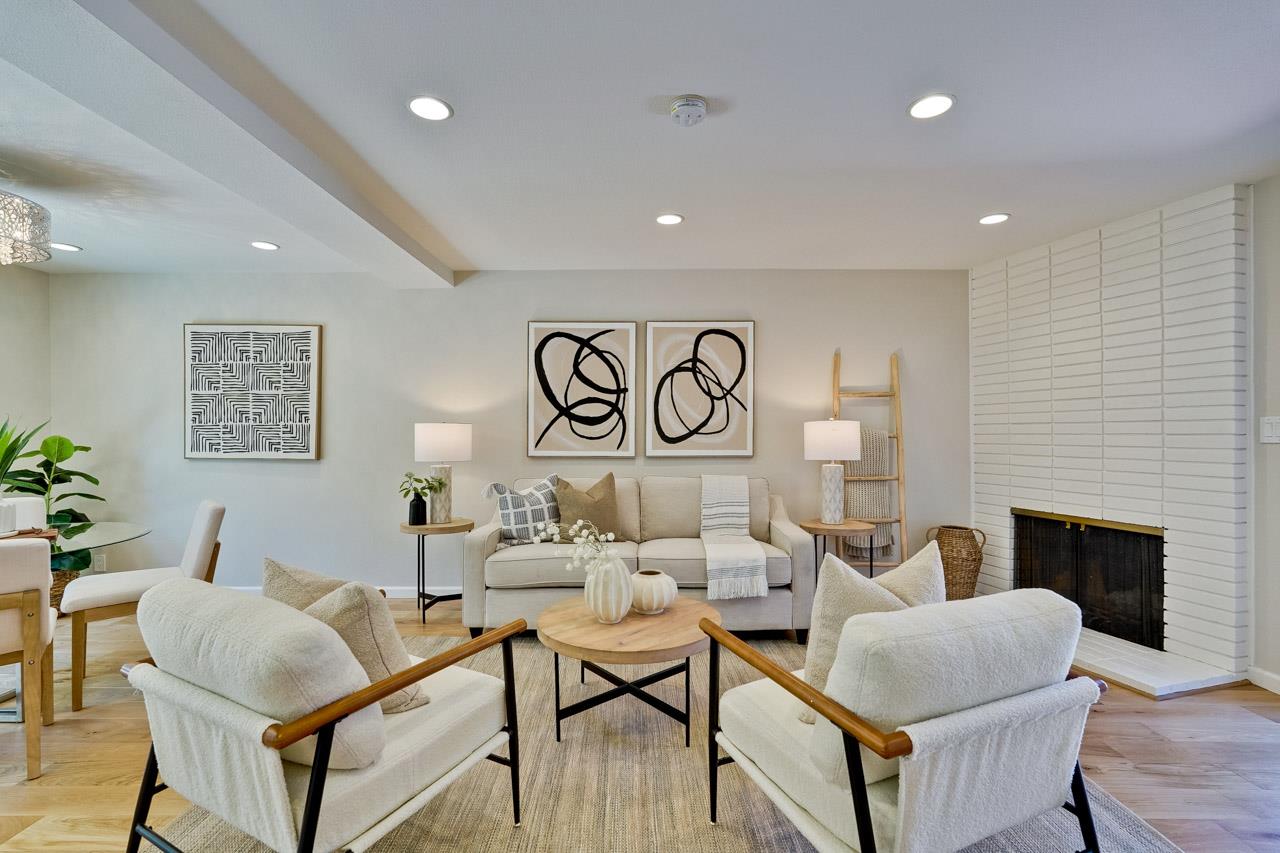 Detail Gallery Image 5 of 51 For 411 Lotus Ln, Mountain View,  CA 94043 - 4 Beds | 3 Baths