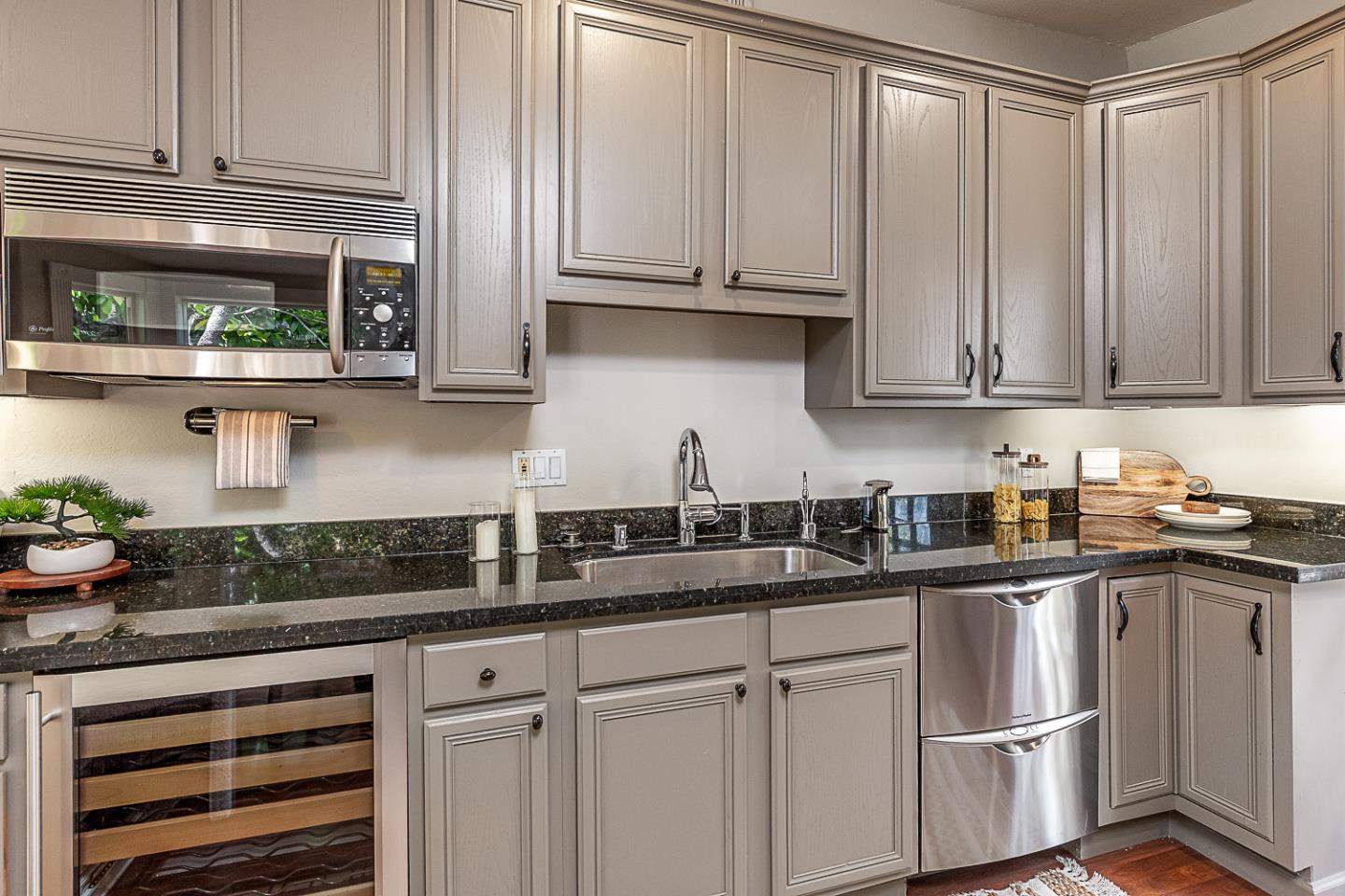 Detail Gallery Image 10 of 28 For 1893 San Luis Ave, Mountain View,  CA 94043 - 3 Beds | 2 Baths