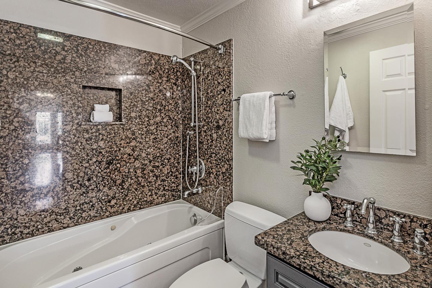 Detail Gallery Image 19 of 28 For 1893 San Luis Ave, Mountain View,  CA 94043 - 3 Beds | 2 Baths