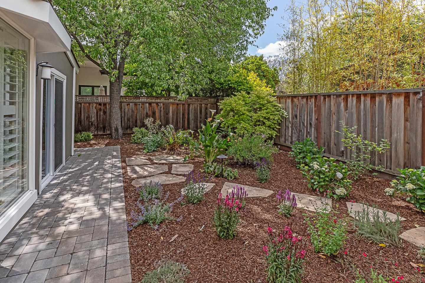 Detail Gallery Image 23 of 28 For 1893 San Luis Ave, Mountain View,  CA 94043 - 3 Beds | 2 Baths