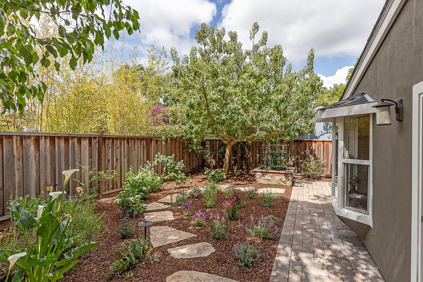 Detail Gallery Image 25 of 28 For 1893 San Luis Ave, Mountain View,  CA 94043 - 3 Beds | 2 Baths