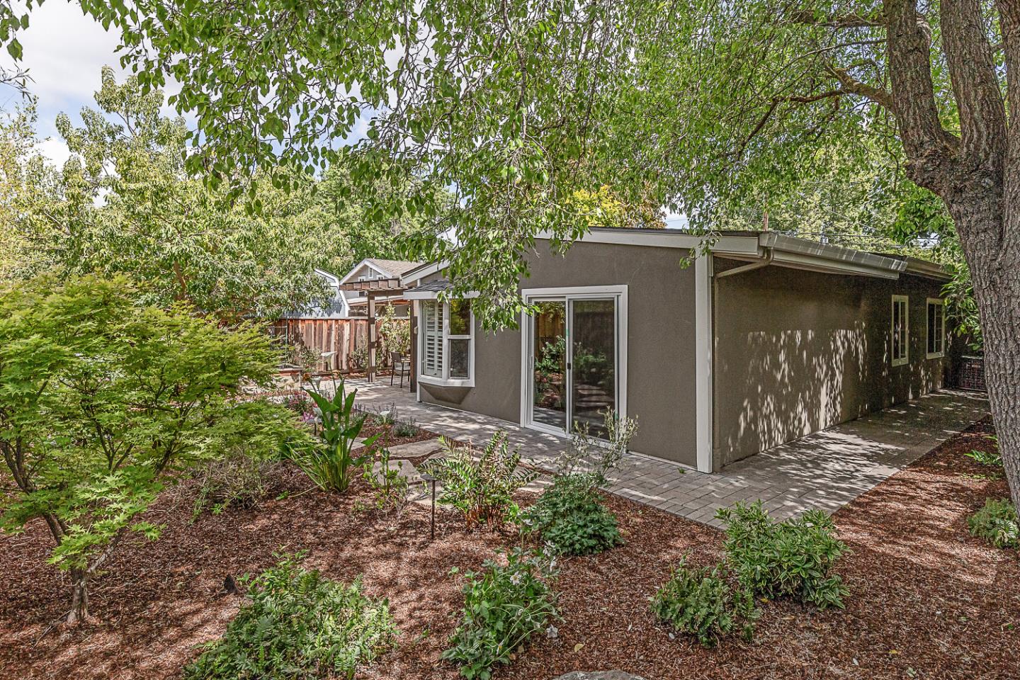 Detail Gallery Image 27 of 28 For 1893 San Luis Ave, Mountain View,  CA 94043 - 3 Beds | 2 Baths