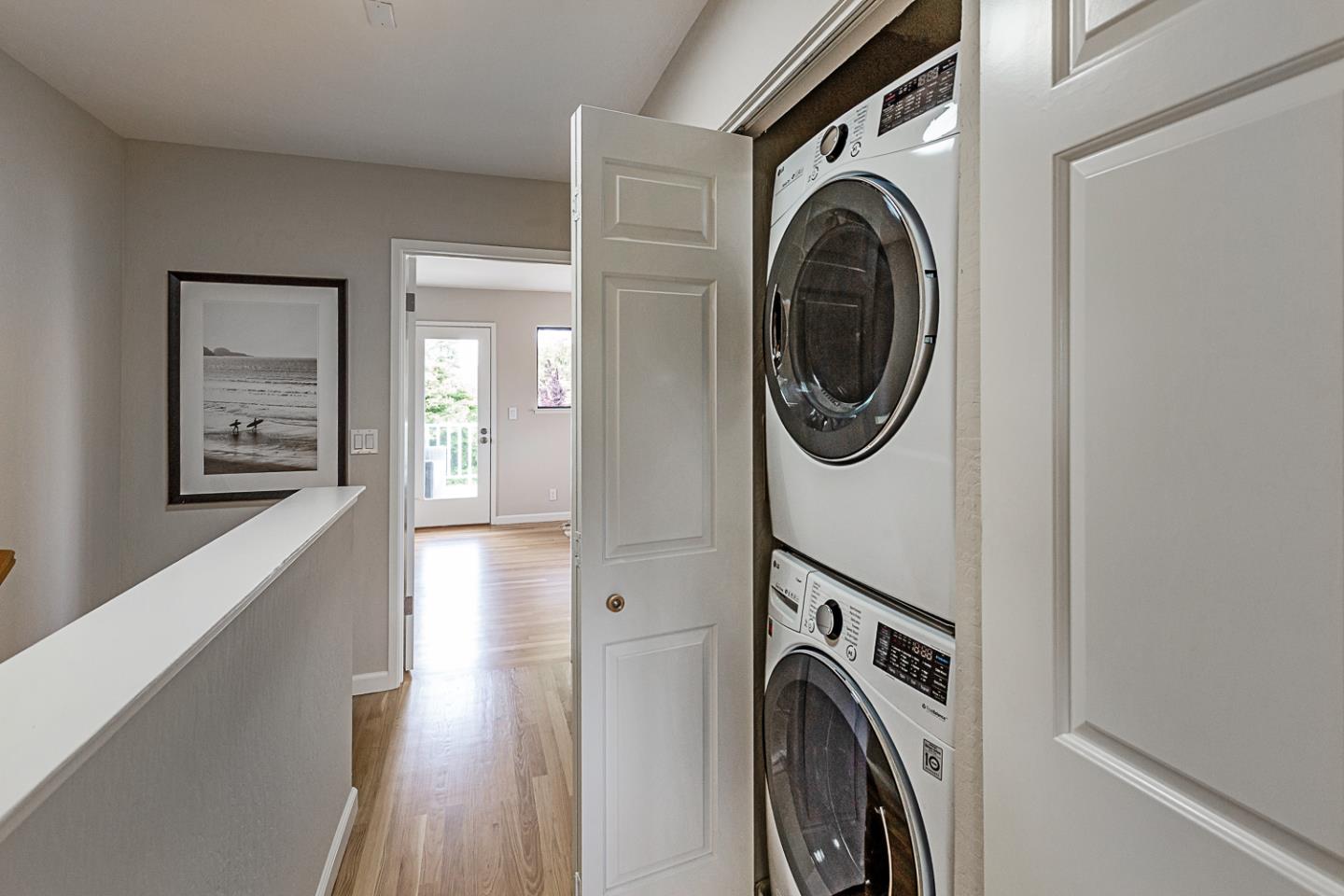 Detail Gallery Image 14 of 22 For 700 Chiquita Ave #1,  Mountain View,  CA 94041 - 2 Beds | 2/1 Baths
