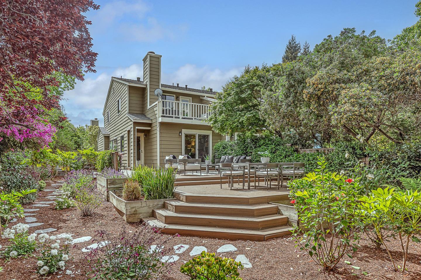 Detail Gallery Image 19 of 22 For 700 Chiquita Ave #1,  Mountain View,  CA 94041 - 2 Beds | 2/1 Baths