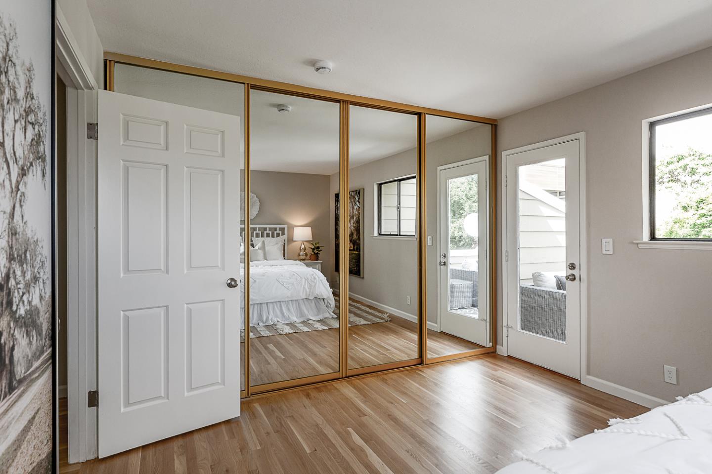 Detail Gallery Image 8 of 22 For 700 Chiquita Ave #1,  Mountain View,  CA 94041 - 2 Beds | 2/1 Baths