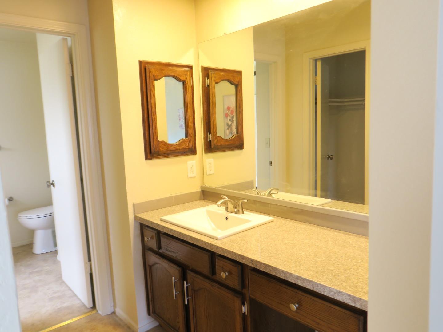 Detail Gallery Image 10 of 20 For 291 Klamath Rd, Milpitas,  CA 95035 - 2 Beds | 2/1 Baths