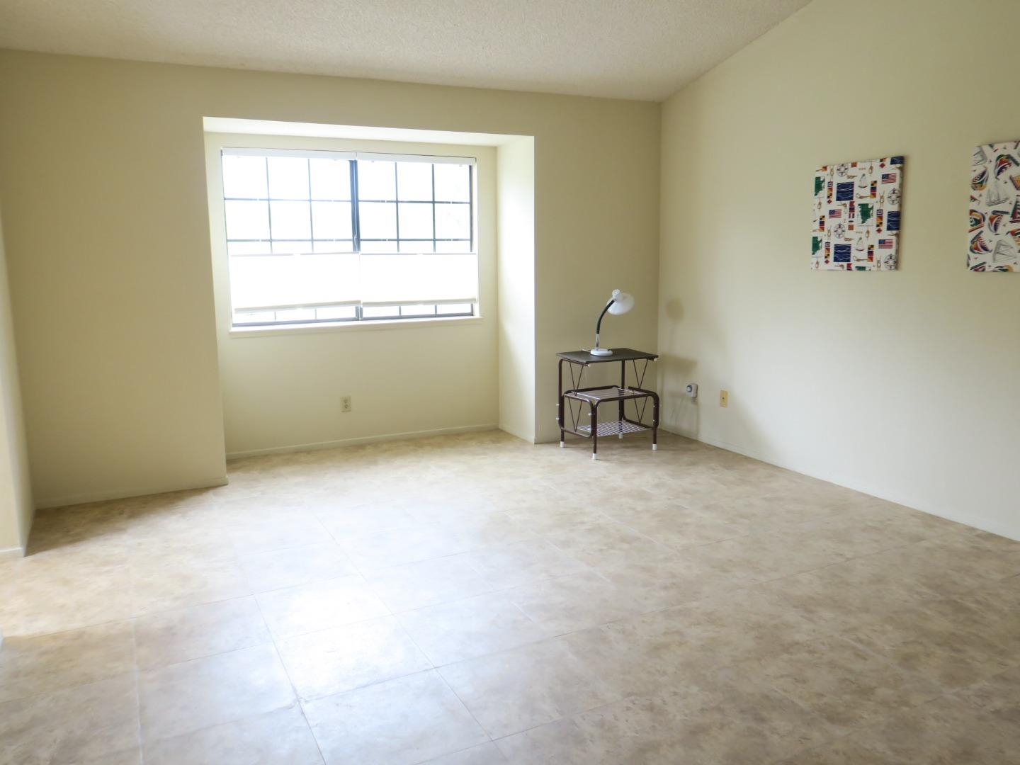 Detail Gallery Image 13 of 20 For 291 Klamath Rd, Milpitas,  CA 95035 - 2 Beds | 2/1 Baths