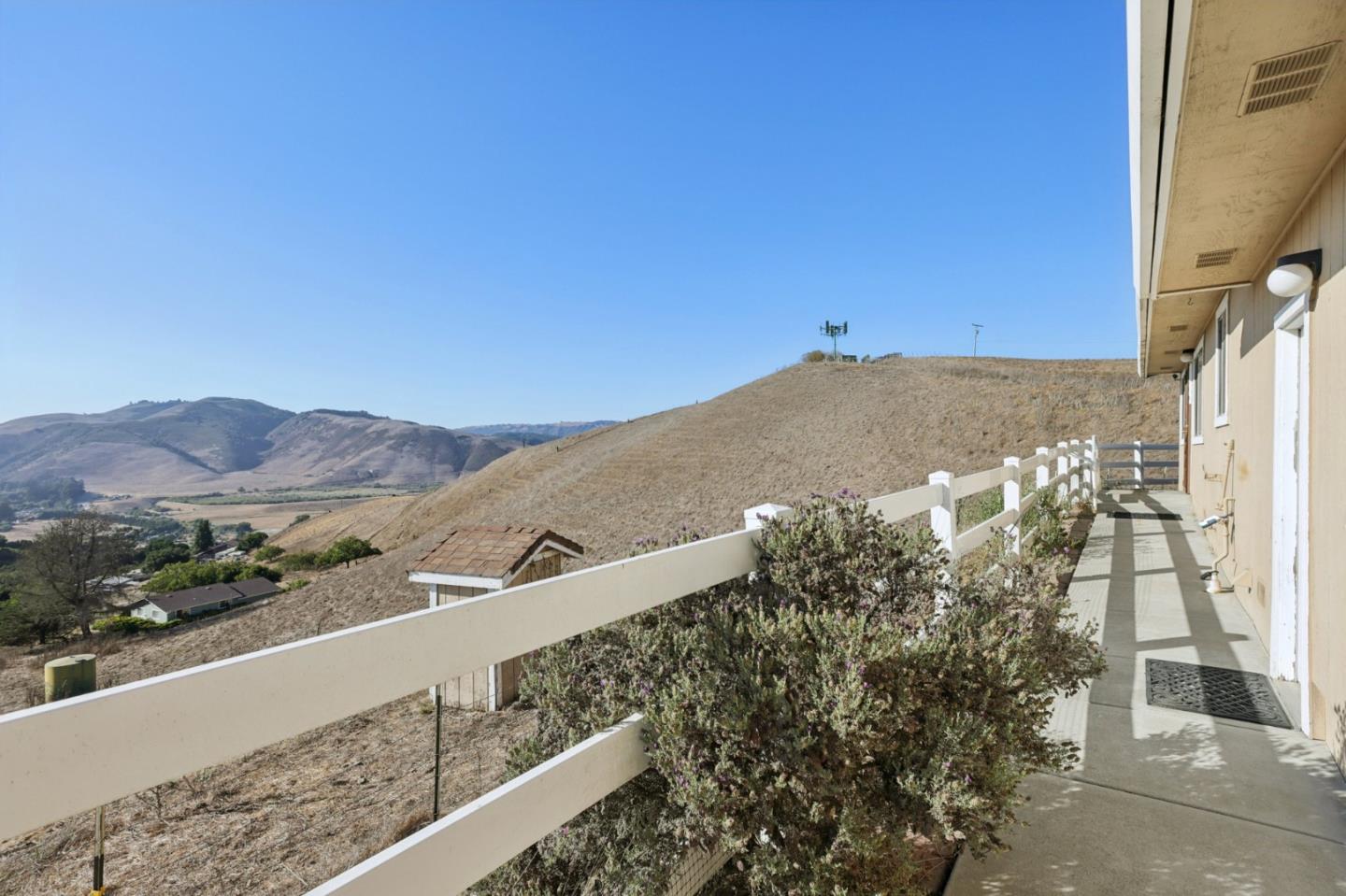 Detail Gallery Image 7 of 46 For 2545 School Rd, San Juan Bautista,  CA 95045 - 2 Beds | 1 Baths