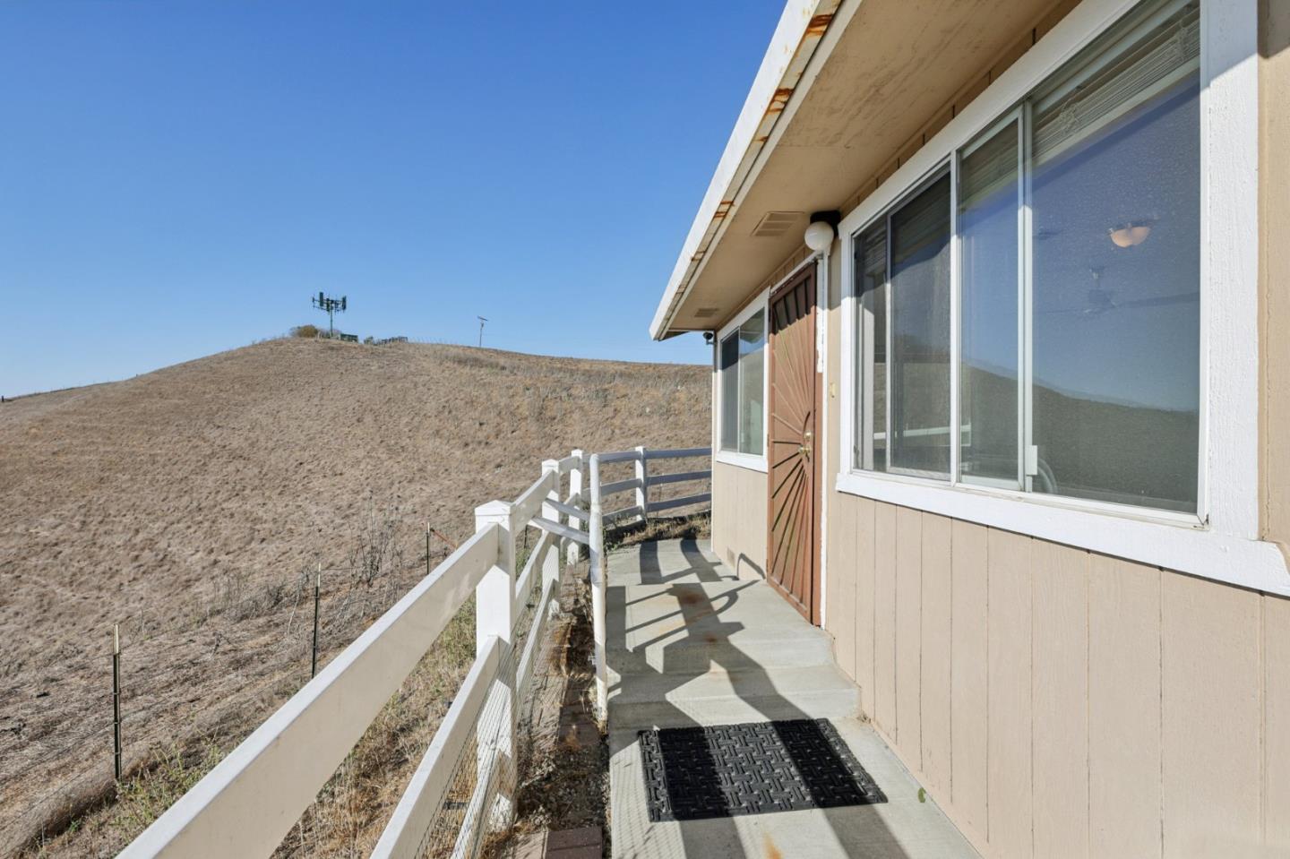 Detail Gallery Image 8 of 46 For 2545 School Rd, San Juan Bautista,  CA 95045 - 2 Beds | 1 Baths