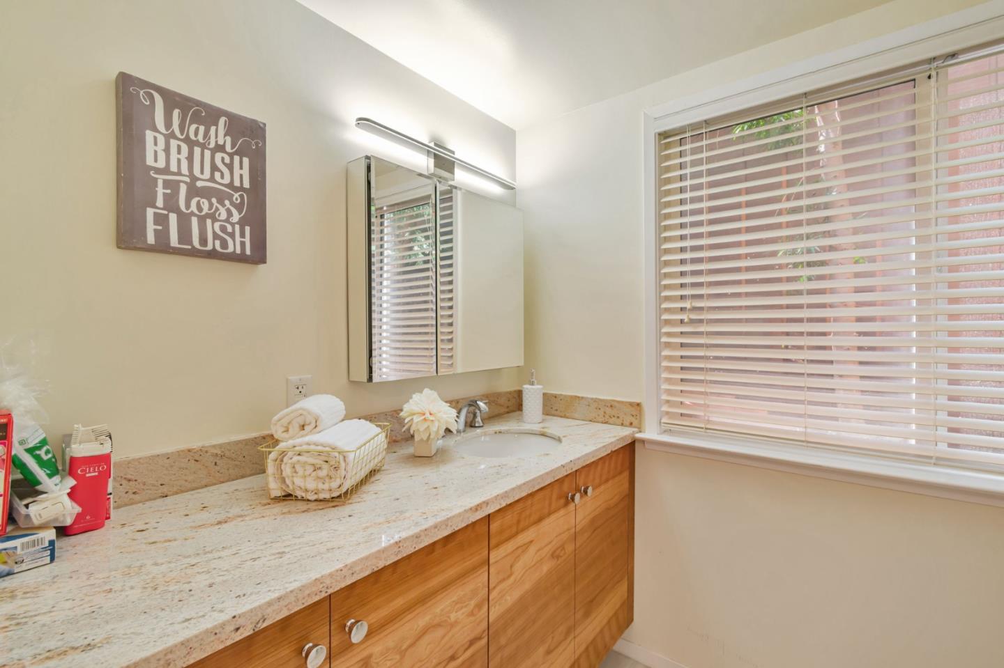 Detail Gallery Image 21 of 32 For 365 Kings Rd, Brisbane,  CA 94005 - 3 Beds | 2 Baths