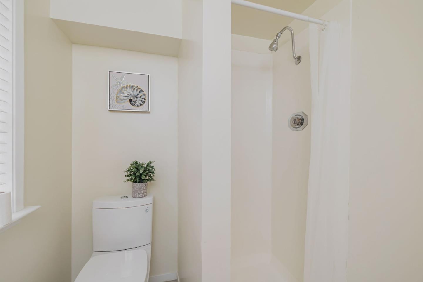 Detail Gallery Image 22 of 32 For 365 Kings Rd, Brisbane,  CA 94005 - 3 Beds | 2 Baths