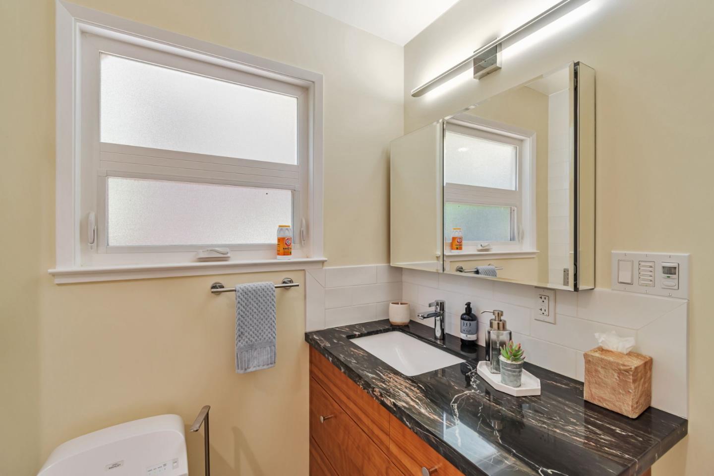 Detail Gallery Image 26 of 32 For 365 Kings Rd, Brisbane,  CA 94005 - 3 Beds | 2 Baths