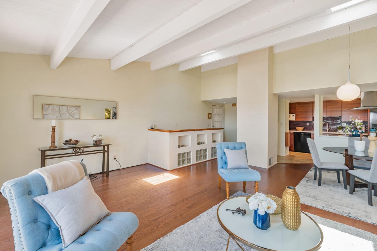 Detail Gallery Image 5 of 32 For 365 Kings Rd, Brisbane,  CA 94005 - 3 Beds | 2 Baths