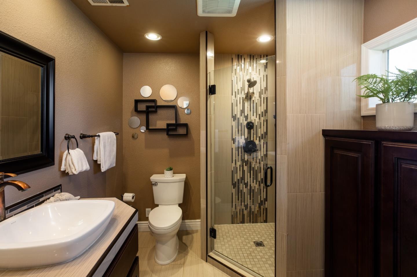 Detail Gallery Image 19 of 25 For 676 Bolivar Dr, San Jose,  CA 95123 - 4 Beds | 2/1 Baths