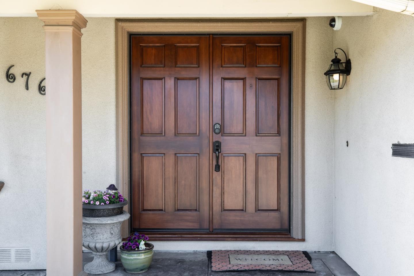 Detail Gallery Image 2 of 25 For 676 Bolivar Dr, San Jose,  CA 95123 - 4 Beds | 2/1 Baths