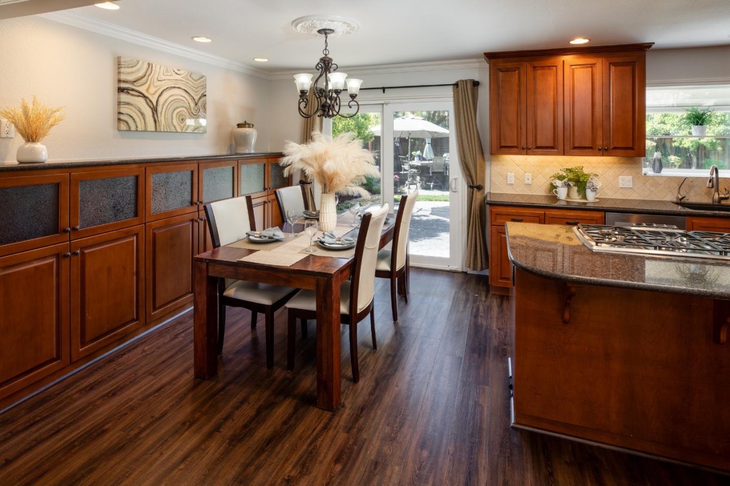 Detail Gallery Image 6 of 25 For 676 Bolivar Dr, San Jose,  CA 95123 - 4 Beds | 2/1 Baths